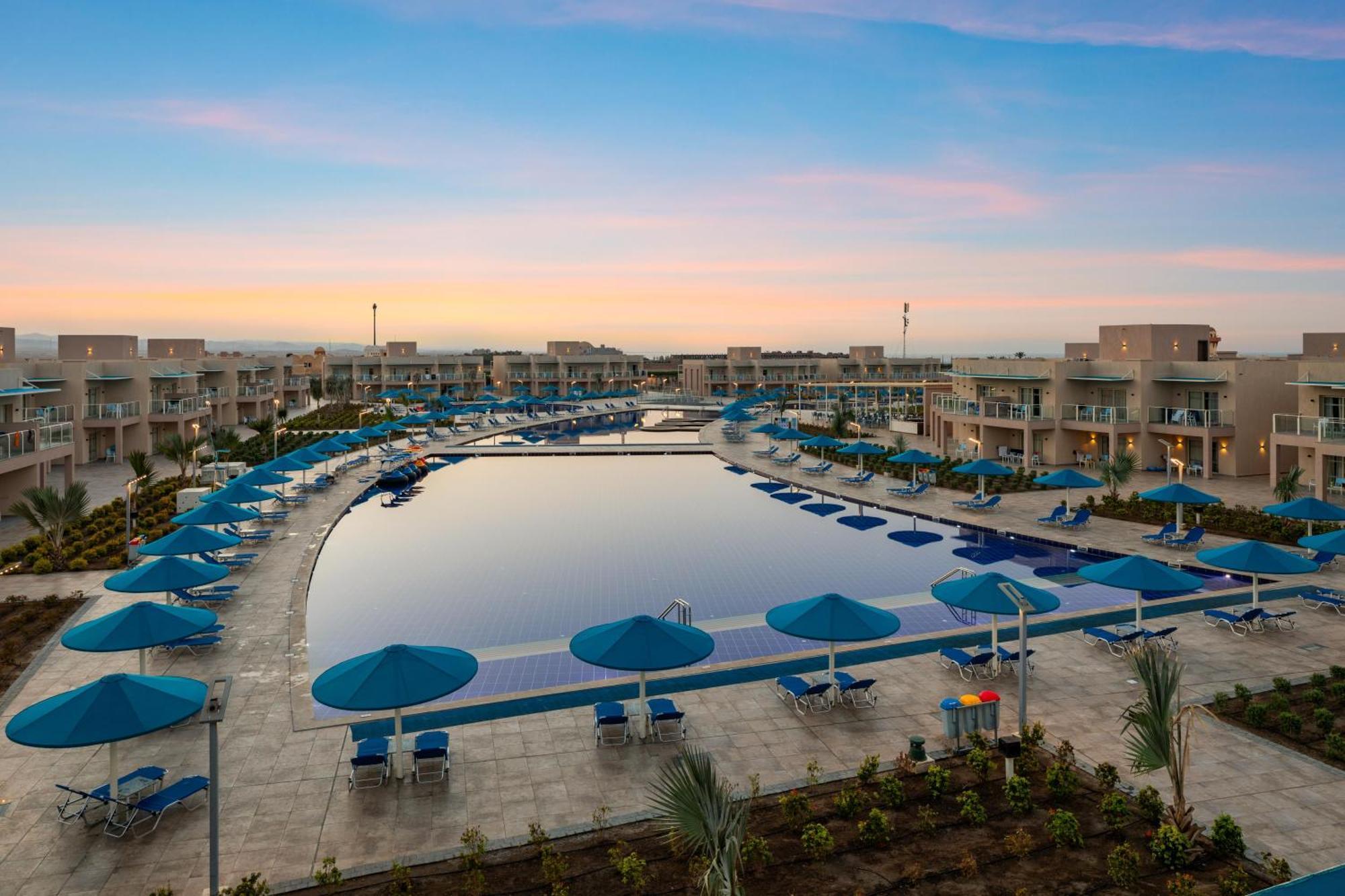 Pickalbatros Sea World Resort - Marsa Alam- "Aqua Park" El Qoseir Exterior photo